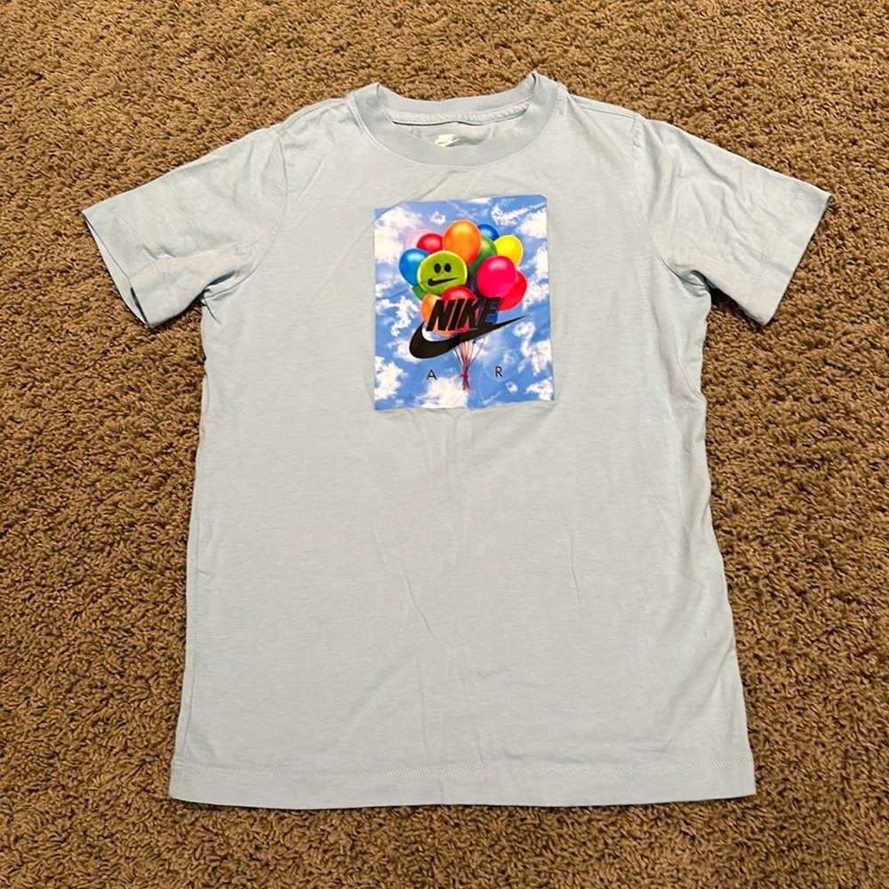 Nike boys light blue tshirt sz Medium